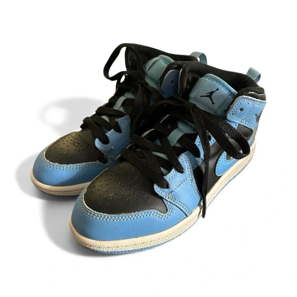 Nike Jordan 1Mid University boys black and blue sneakers sz 13C